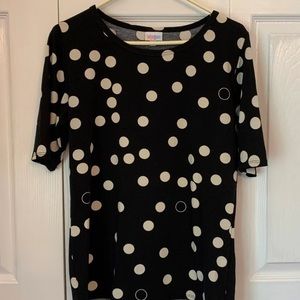 LulaRoe Woman’s  Tshirt!